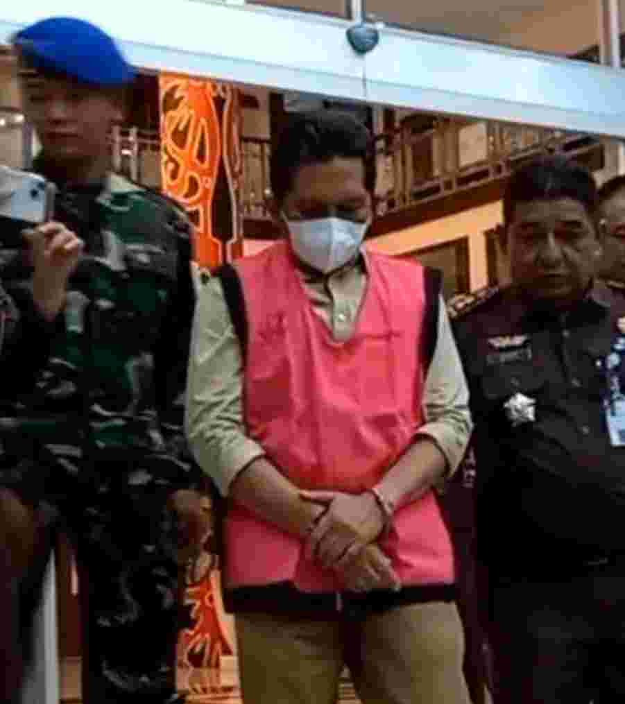 Korupsi Dana Hibah Rp22 Miliar, Ir. H Ismuni dan H Mulyadi Rahyono Ditahan Kejati Kalbar.