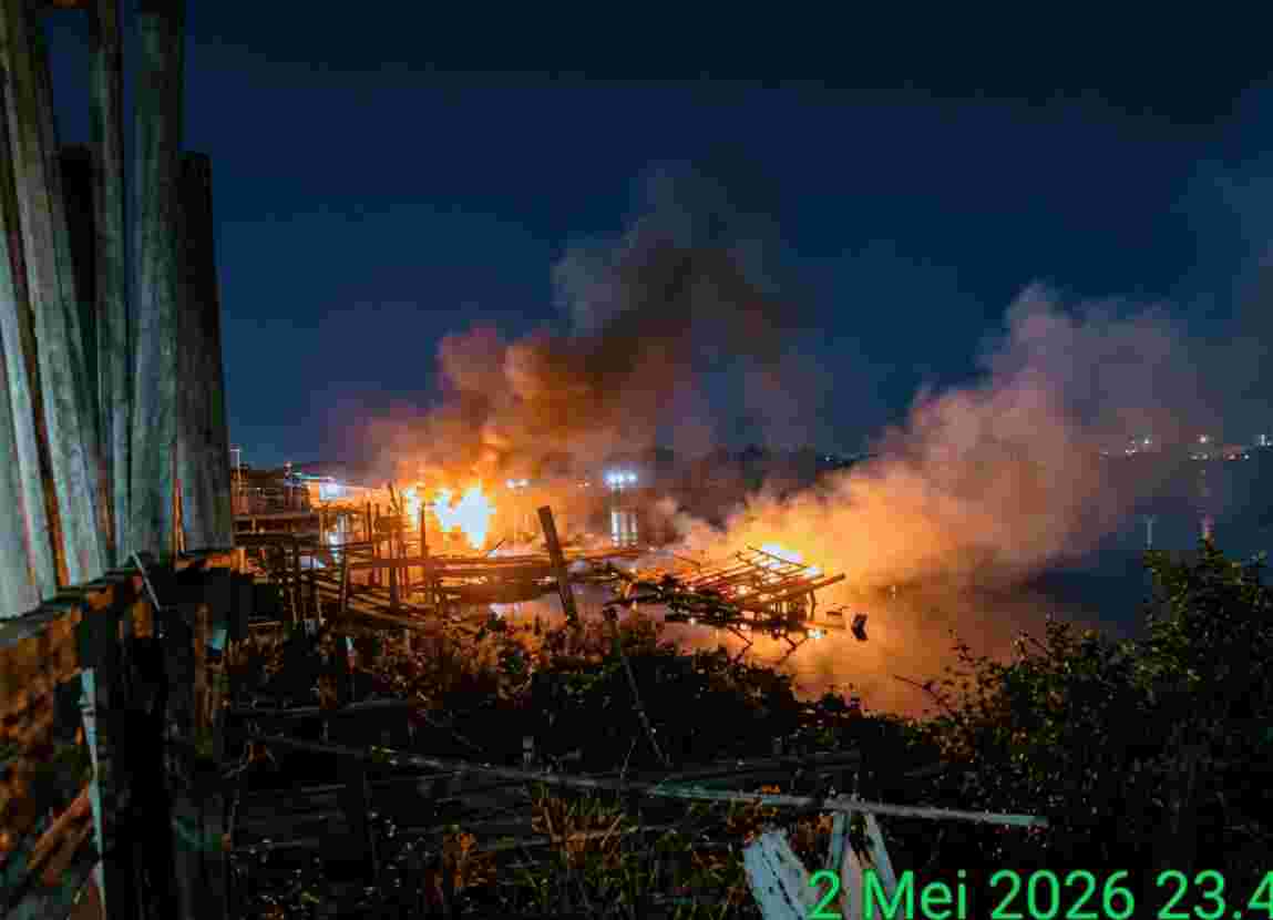 Ledakan Kapal BBM Ketapang, 4 Luka.