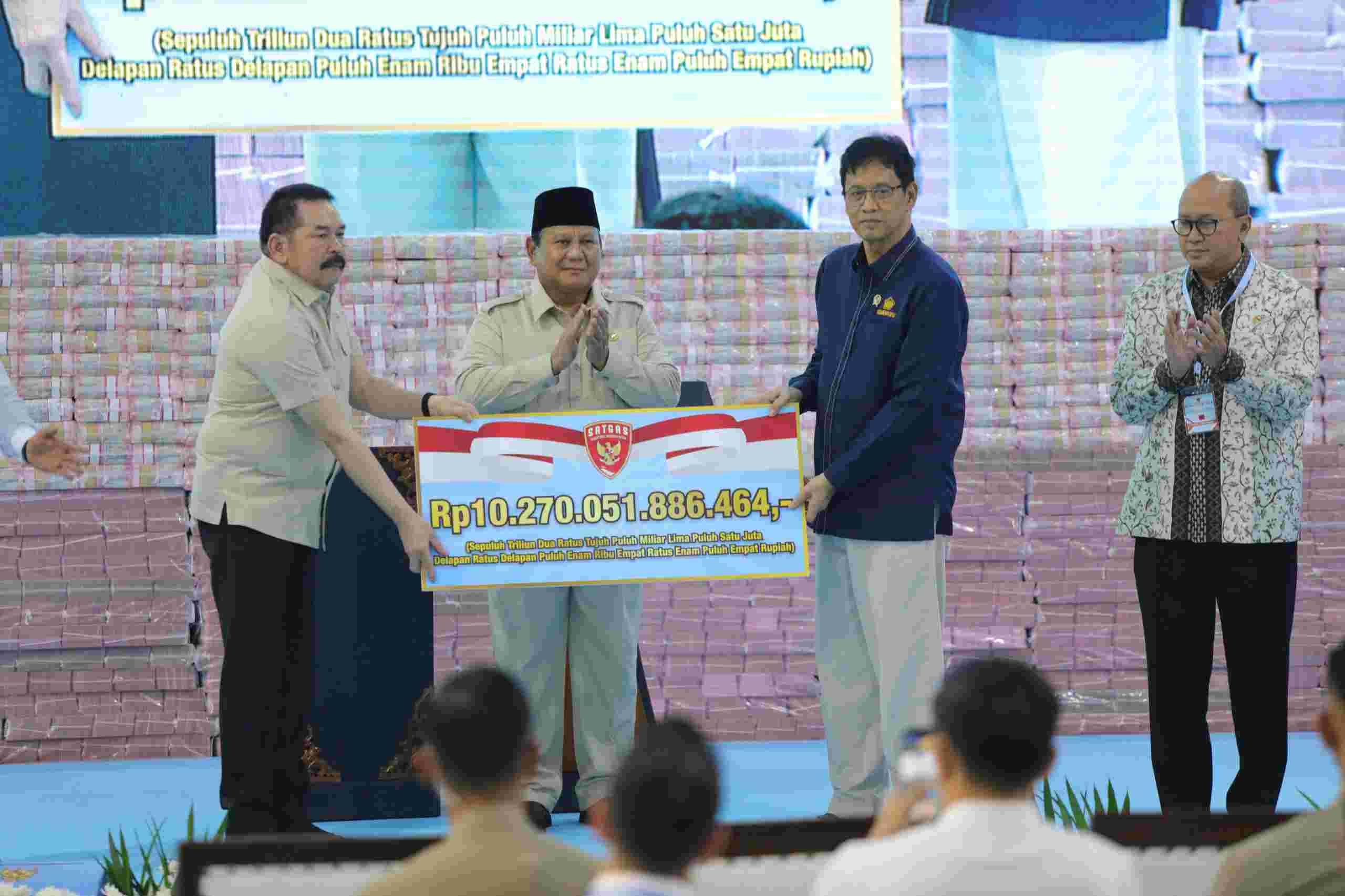 Presiden Prabowo Saksikan Penyerahan Rp10,2 Triliun Satgas PKH.