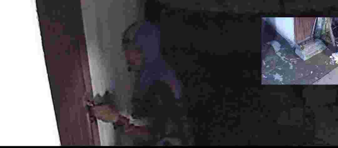 Aksi Maling Terekam CCTV.
