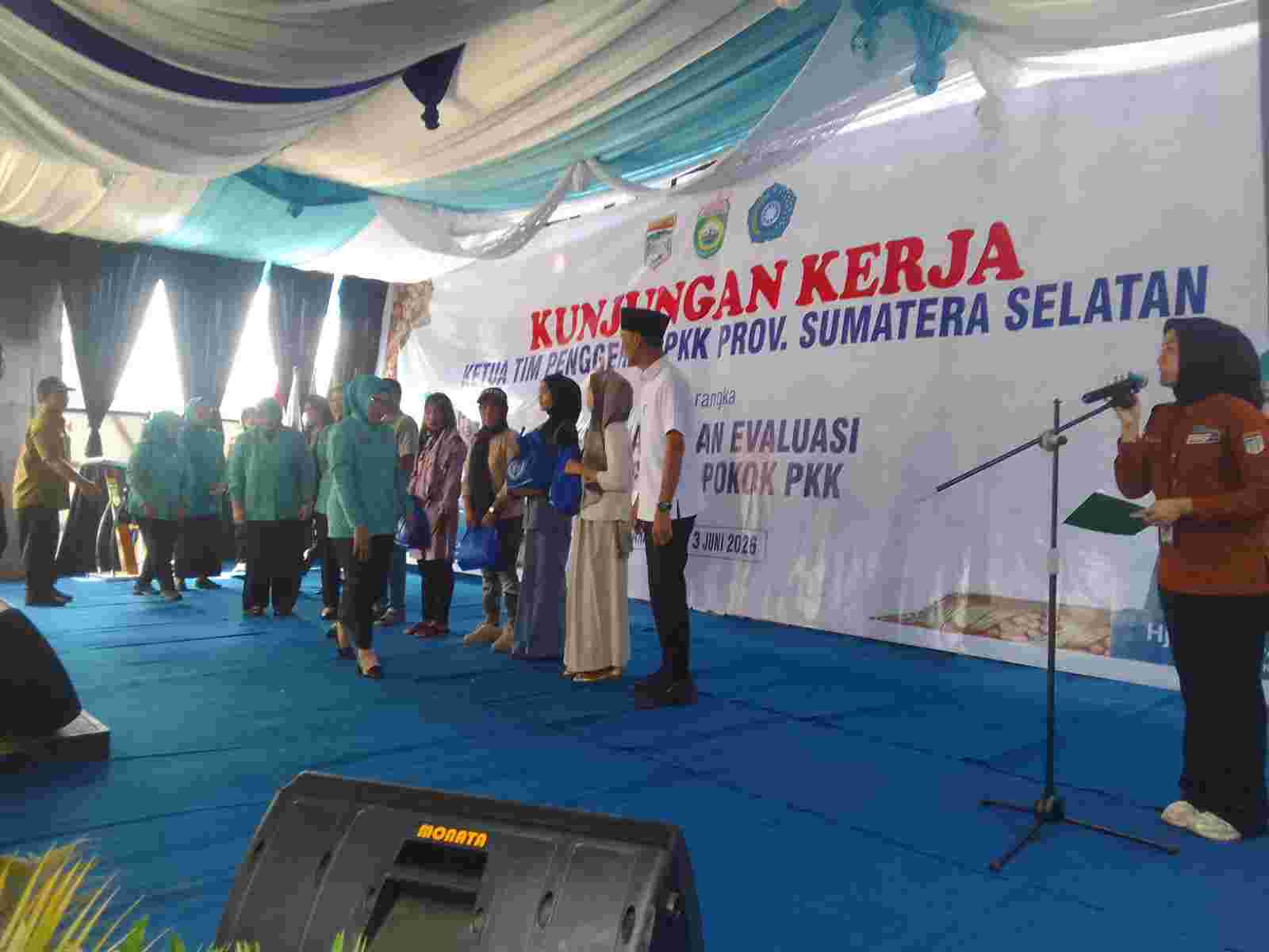 Feby Perkuat Peran PKK dan Dekranasda Muratara.
